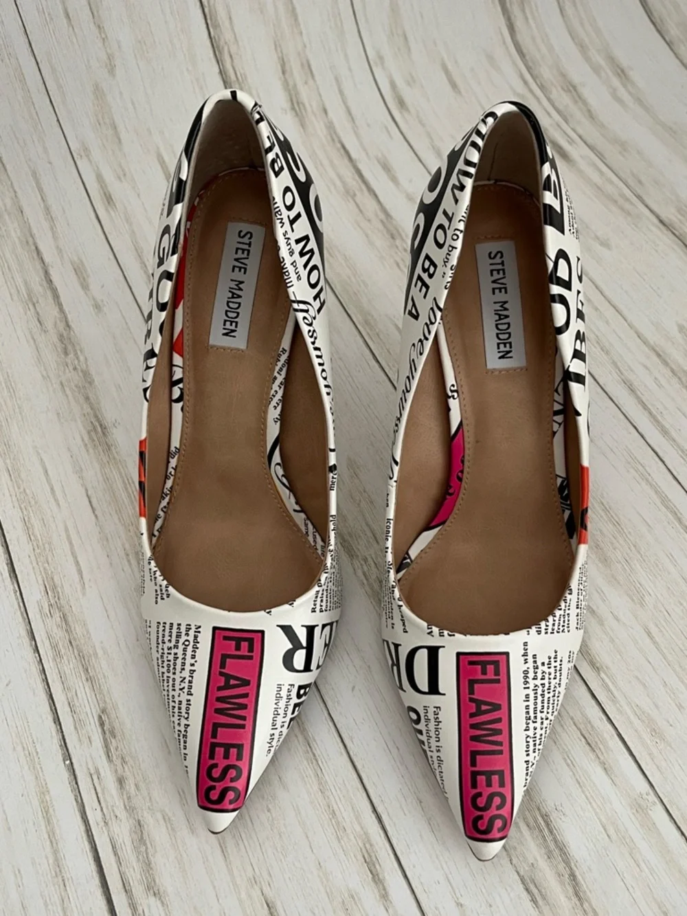 Steve Madden Vala Newspaper Print Pointed Stiletto Pumps - Picture 4 of 10